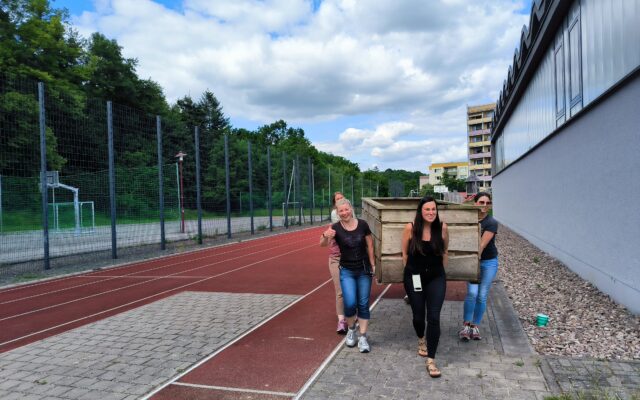 Arbeitseinsatz und Umzug „Grünes Klassenzimmer“